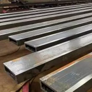 समकोण वर्गाकार ट्यूब